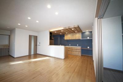 リビング、ダイニング、キッチン