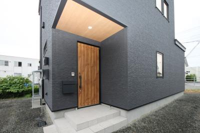 外観、玄関